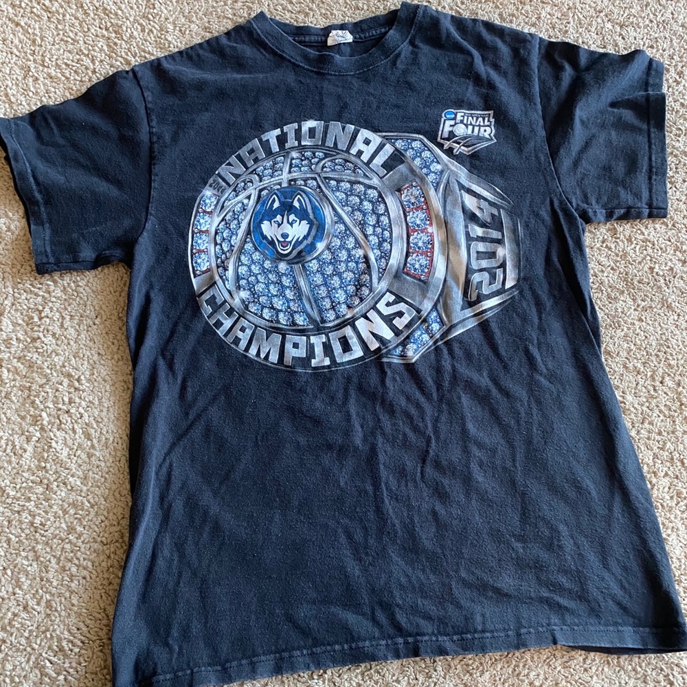 Final Four Connecticut Huskies Championship ring